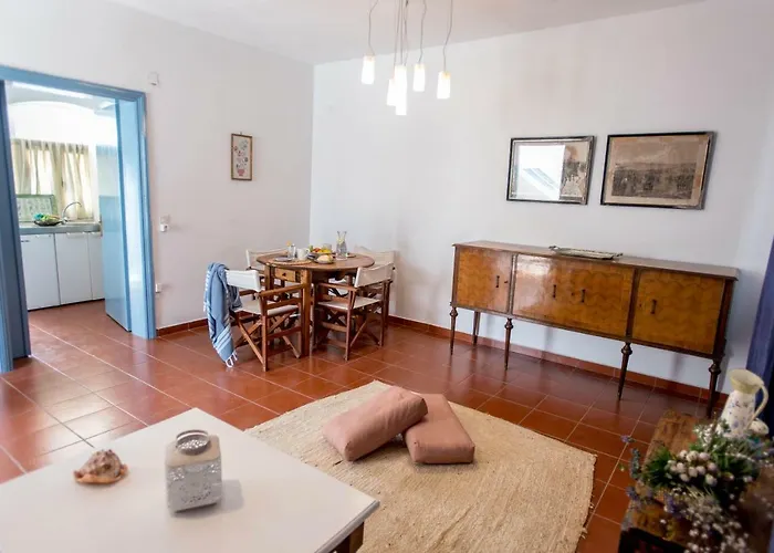Eirinaki House