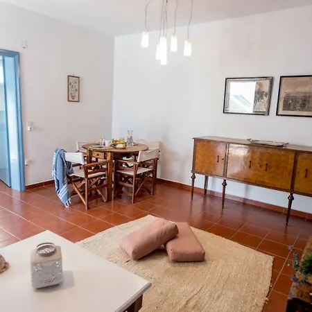 Eirinaki House